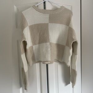 moon & madison Beige and White Checkered Cropped Sweater